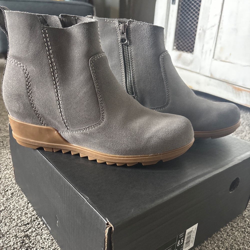 Sorel Woman’s Evie Bootie 8.5